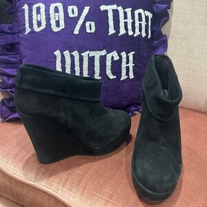 Pour Le Victoire Suede Wedge Ankle Boots